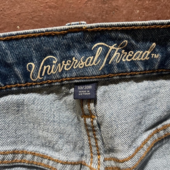 Cropped Ripped Jeans - Picture 2 of 4